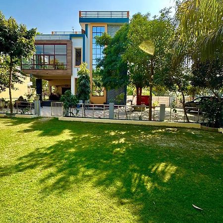 Kaashi Flora Villa Varanasi Bagian luar foto
