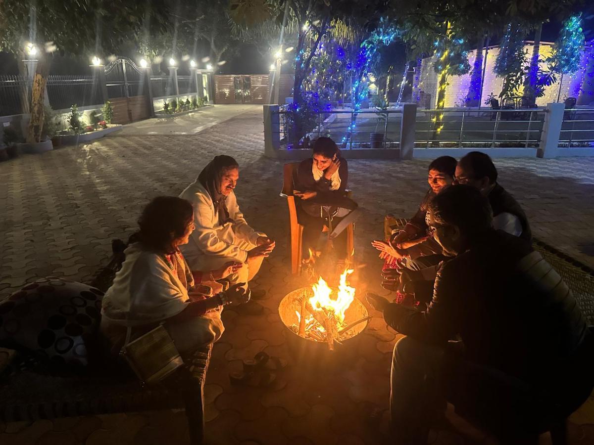 Kaashi Flora Villa Varanasi Bagian luar foto