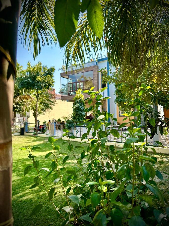 Kaashi Flora Villa Varanasi Bagian luar foto
