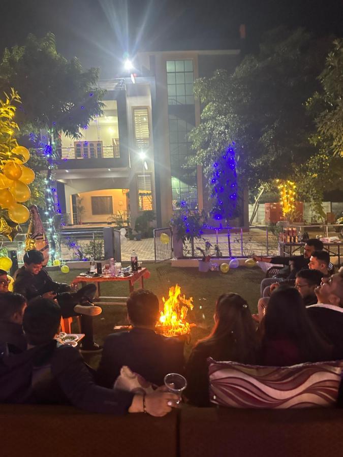 Kaashi Flora Villa Varanasi Bagian luar foto