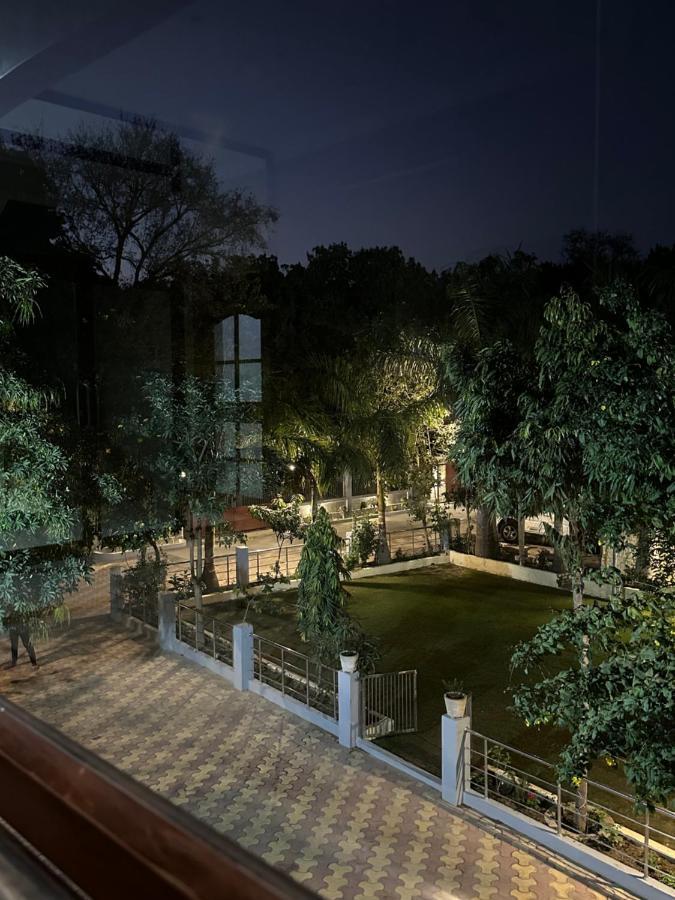 Kaashi Flora Villa Varanasi Bagian luar foto