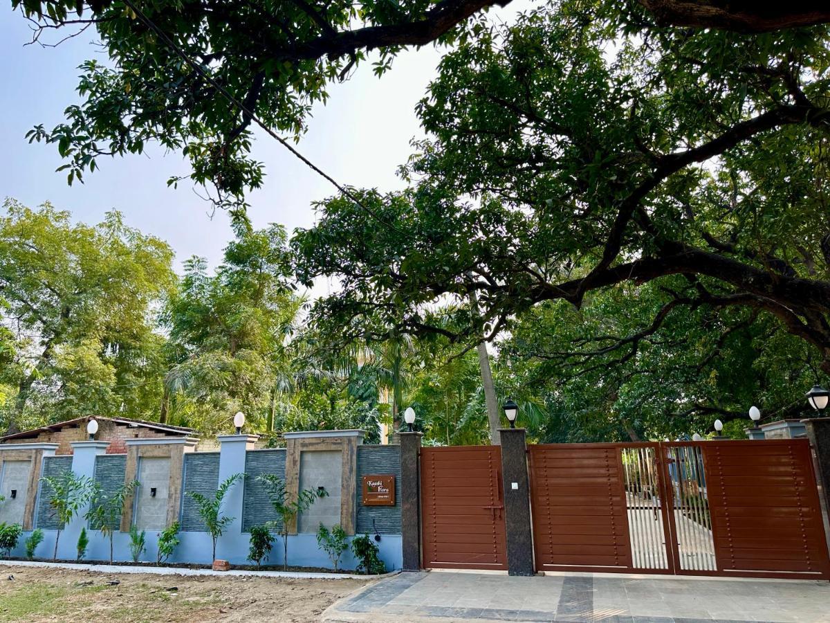 Kaashi Flora Villa Varanasi Bagian luar foto