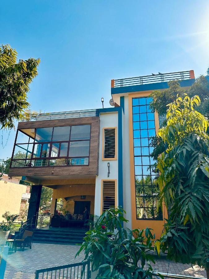 Kaashi Flora Villa Varanasi Bagian luar foto