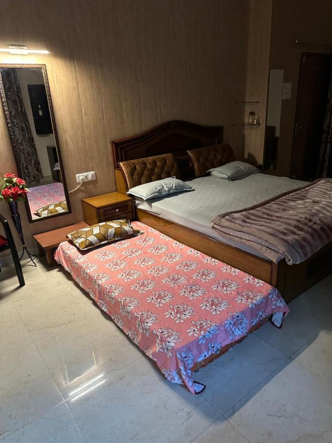 Kaashi Flora Villa Varanasi Bagian luar foto