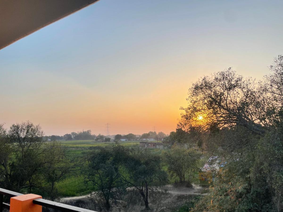 Kaashi Flora Villa Varanasi Bagian luar foto