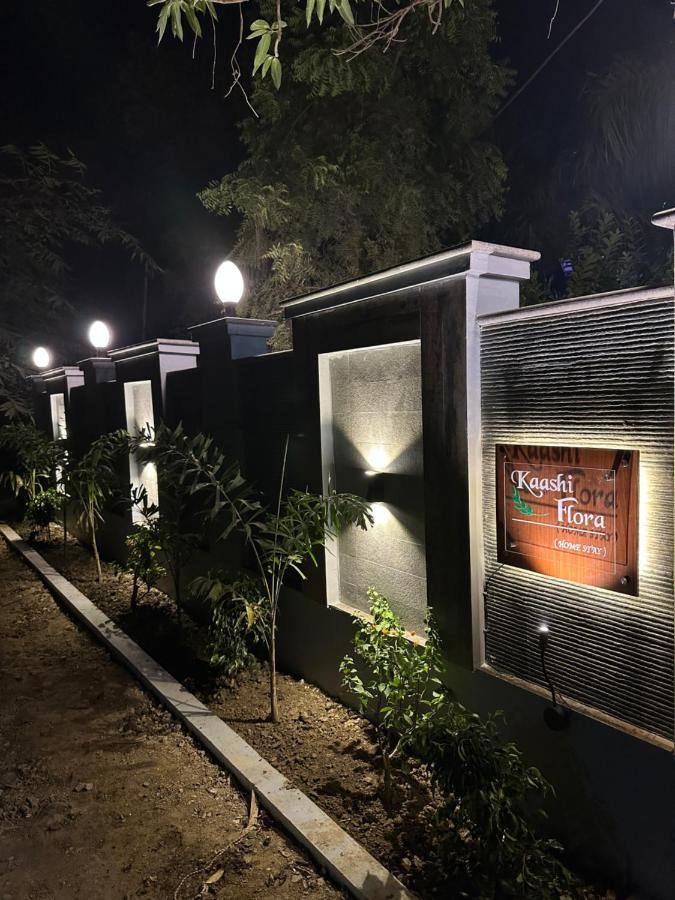 Kaashi Flora Villa Varanasi Bagian luar foto