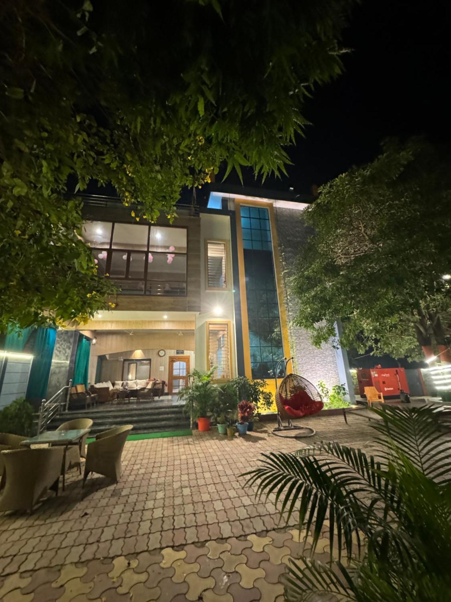 Kaashi Flora Villa Varanasi Bagian luar foto